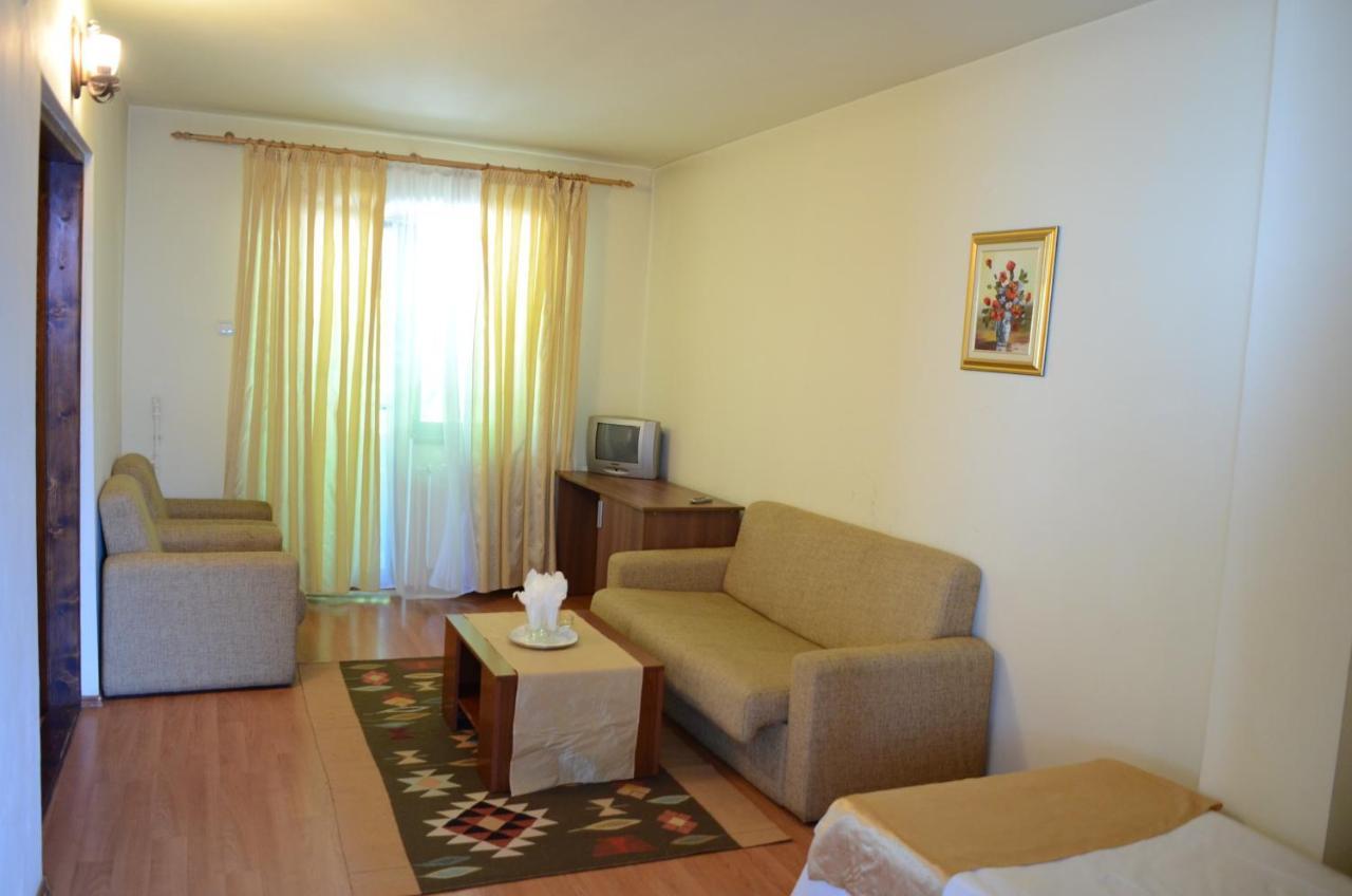 Pensiunea Valea Ursului Bascov Exterior photo